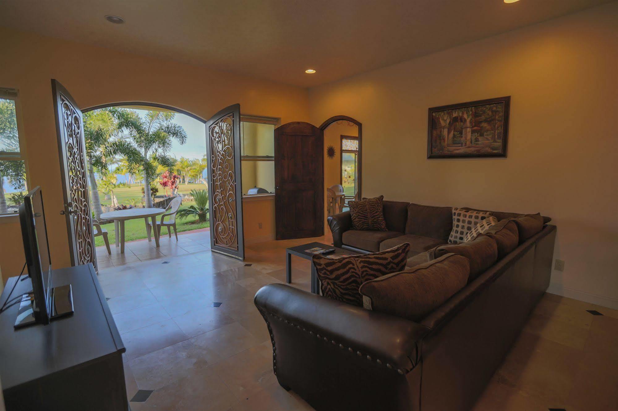 Oceanfront Vacation Rental Honomu Exterior photo
